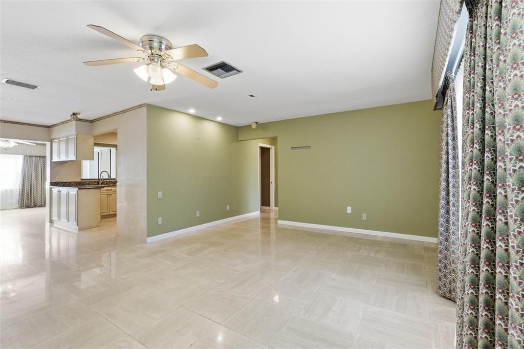 For Sale: $225,000 (3 beds, 2 baths, 1540 Square Feet)