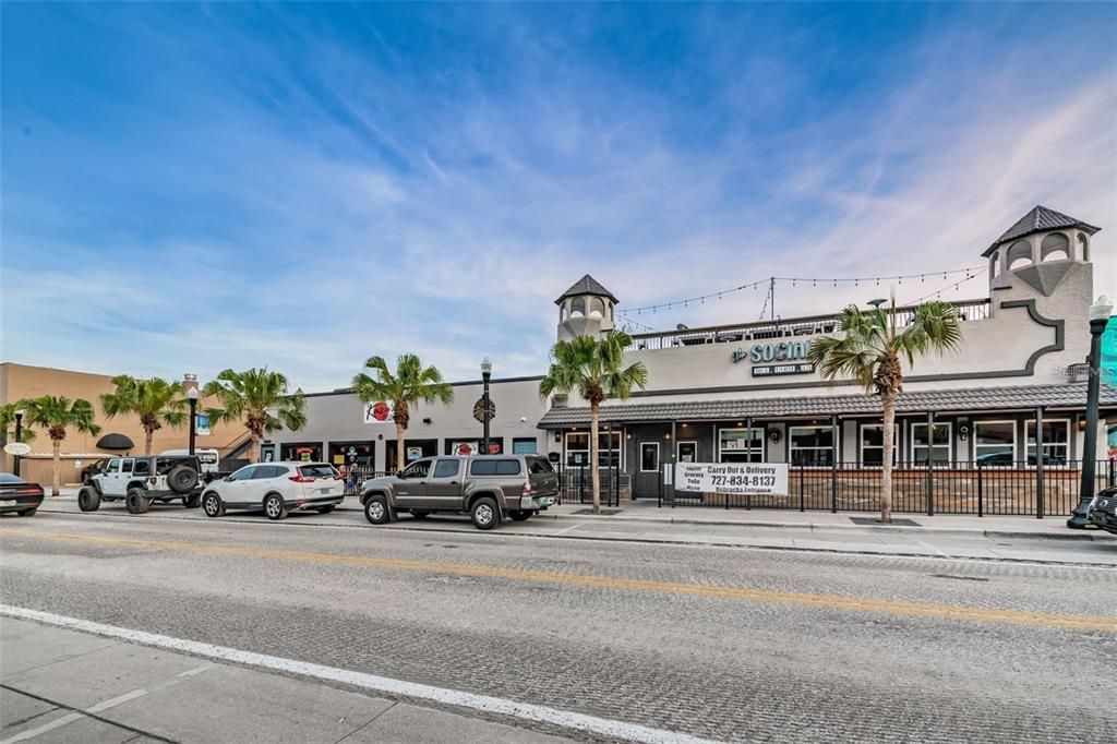 For Sale: $249,900 (2 beds, 1 baths, 960 Square Feet)