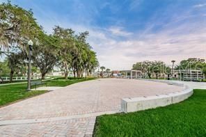 For Sale: $249,900 (2 beds, 1 baths, 960 Square Feet)
