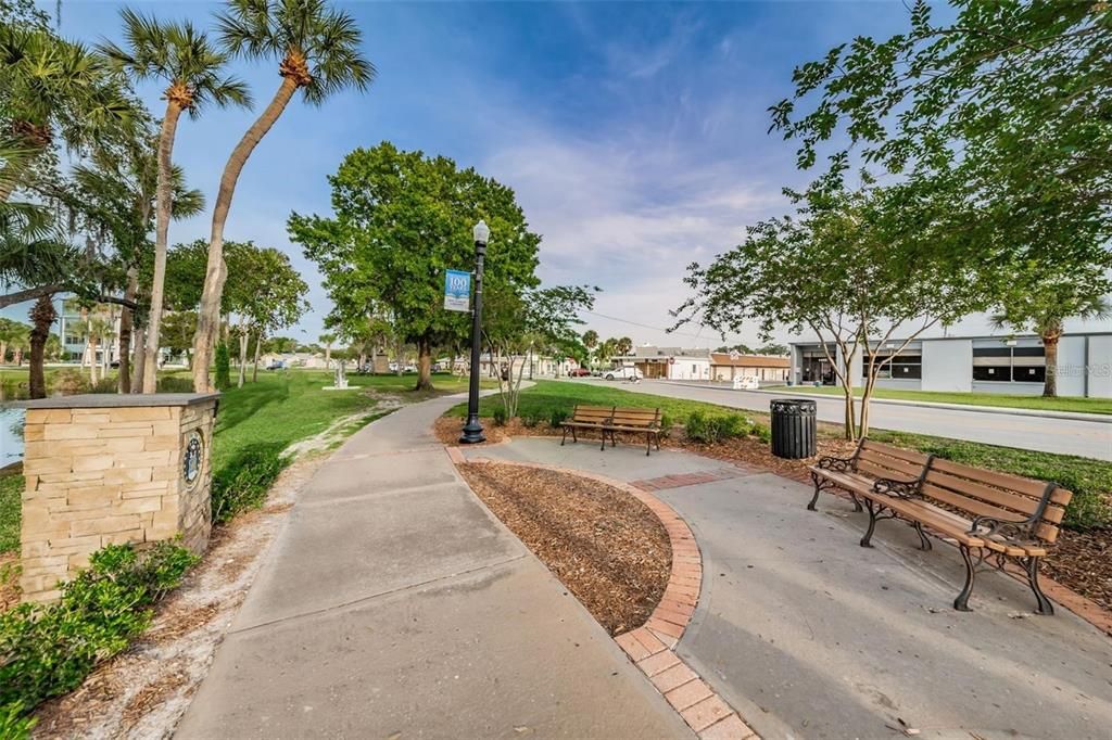 For Sale: $249,900 (2 beds, 1 baths, 960 Square Feet)