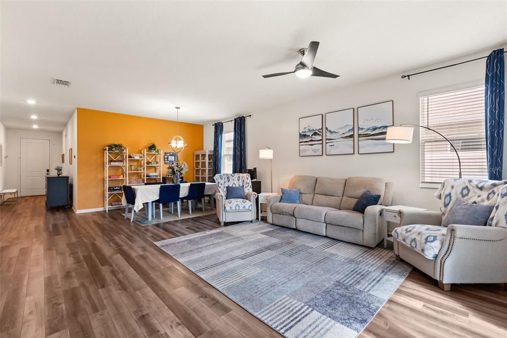 For Sale: $419,500 (4 beds, 2 baths, 2004 Square Feet)