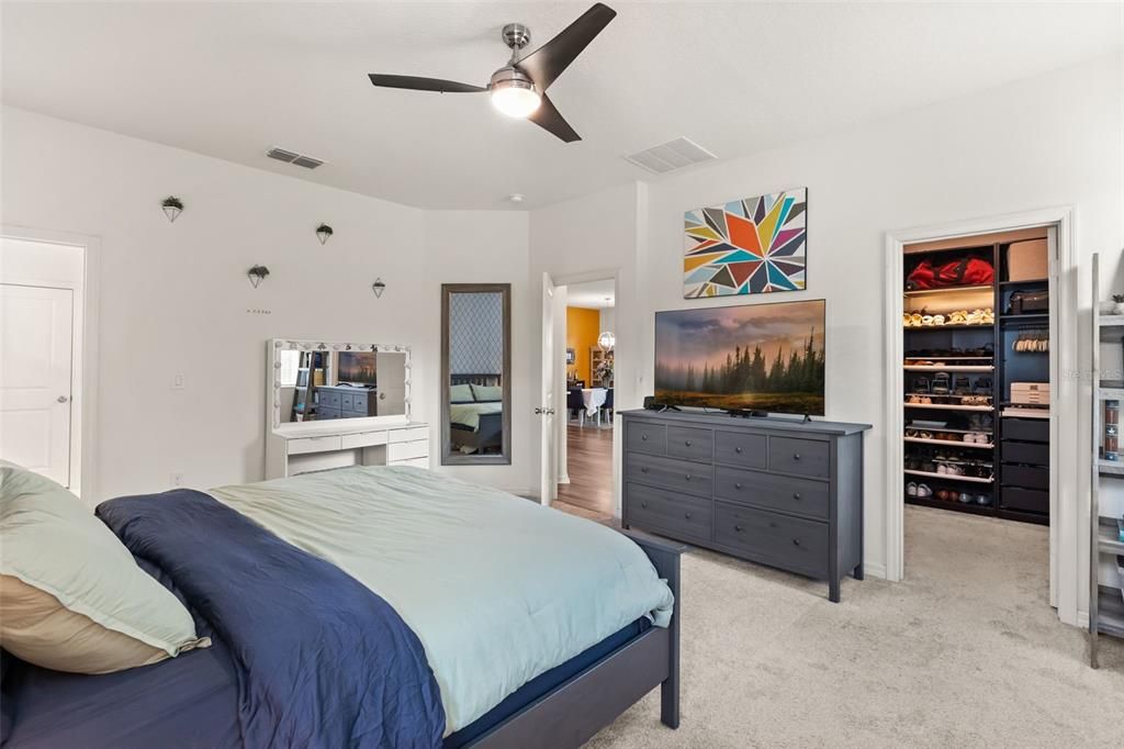 For Sale: $419,500 (4 beds, 2 baths, 2004 Square Feet)