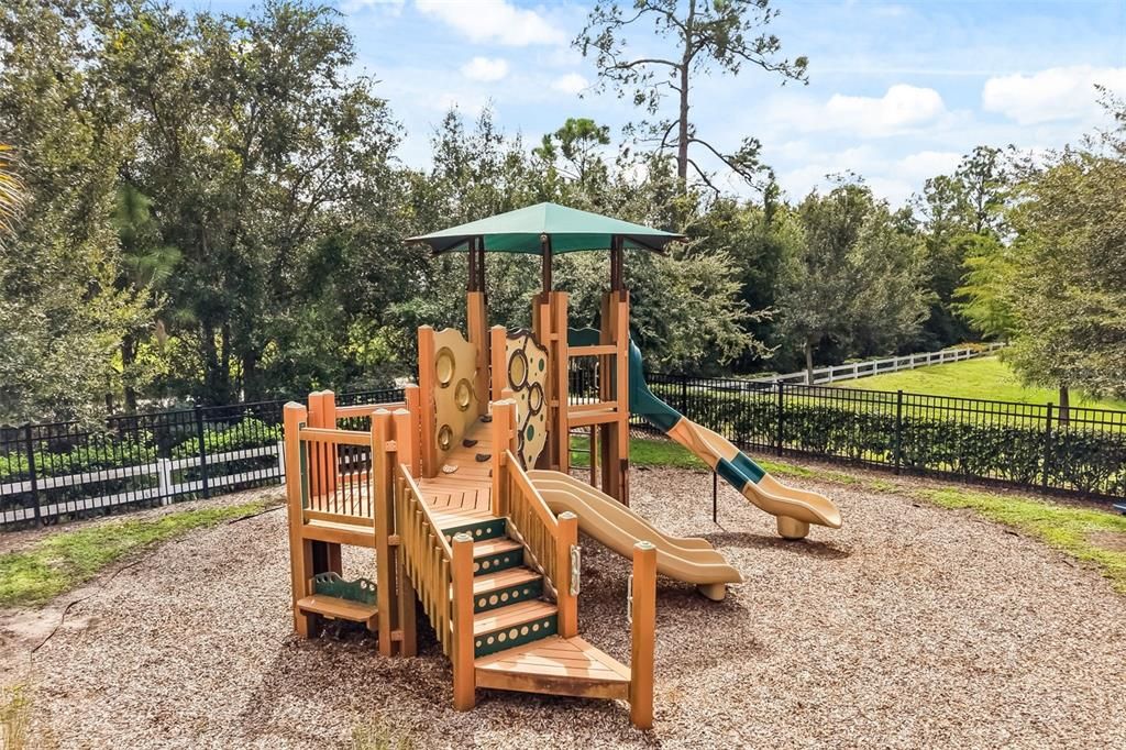 For Sale: $419,500 (4 beds, 2 baths, 2004 Square Feet)