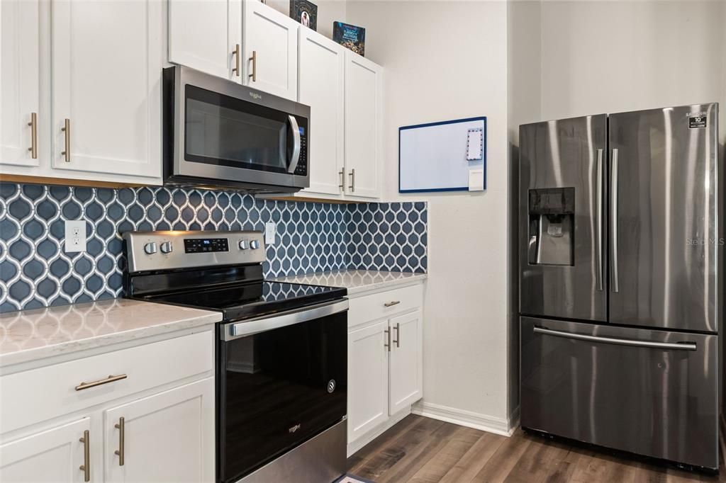 For Sale: $419,500 (4 beds, 2 baths, 2004 Square Feet)
