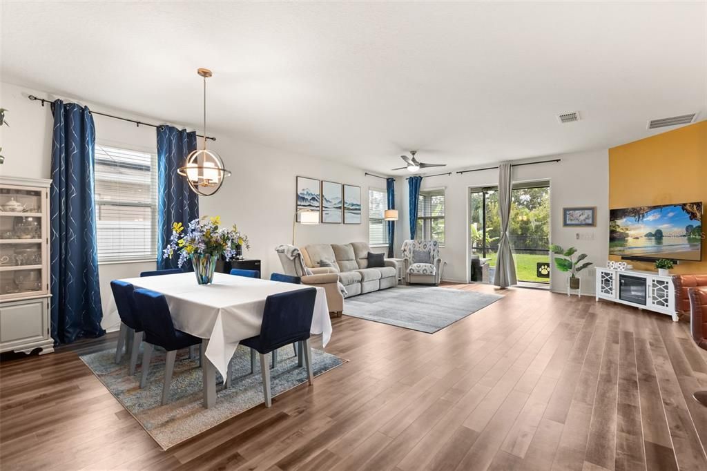 For Sale: $419,500 (4 beds, 2 baths, 2004 Square Feet)