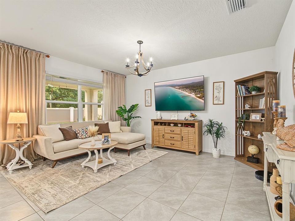 En Venta: $384,900 (3 camas, 2 baños, 1672 Pies cuadrados)