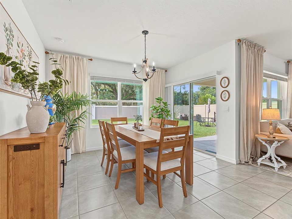 En Venta: $384,900 (3 camas, 2 baños, 1672 Pies cuadrados)