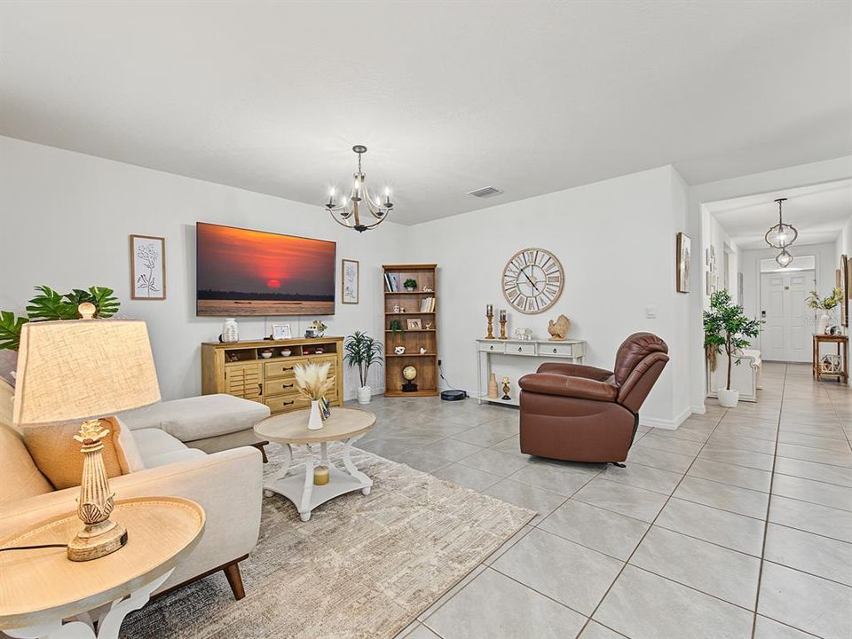 En Venta: $384,900 (3 camas, 2 baños, 1672 Pies cuadrados)