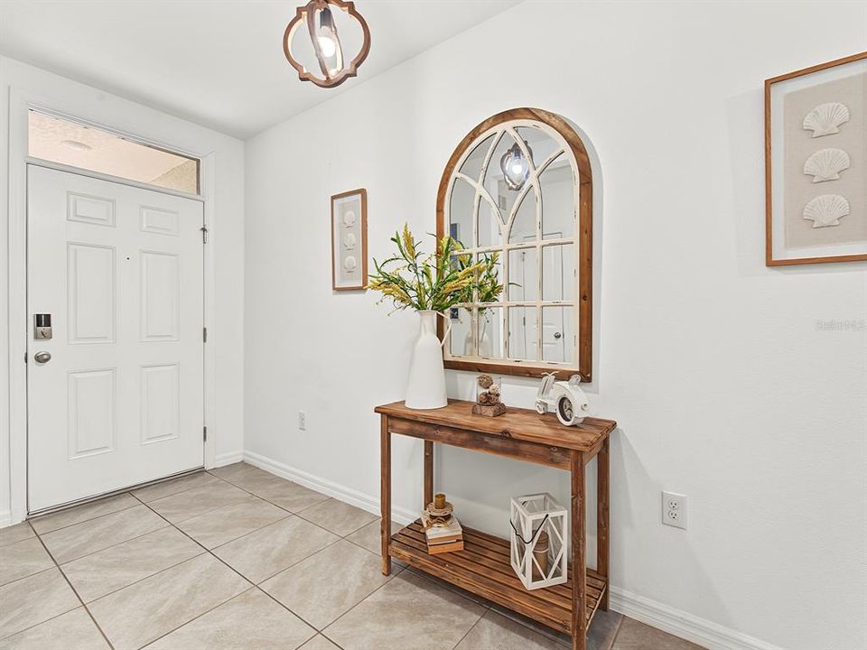 En Venta: $384,900 (3 camas, 2 baños, 1672 Pies cuadrados)