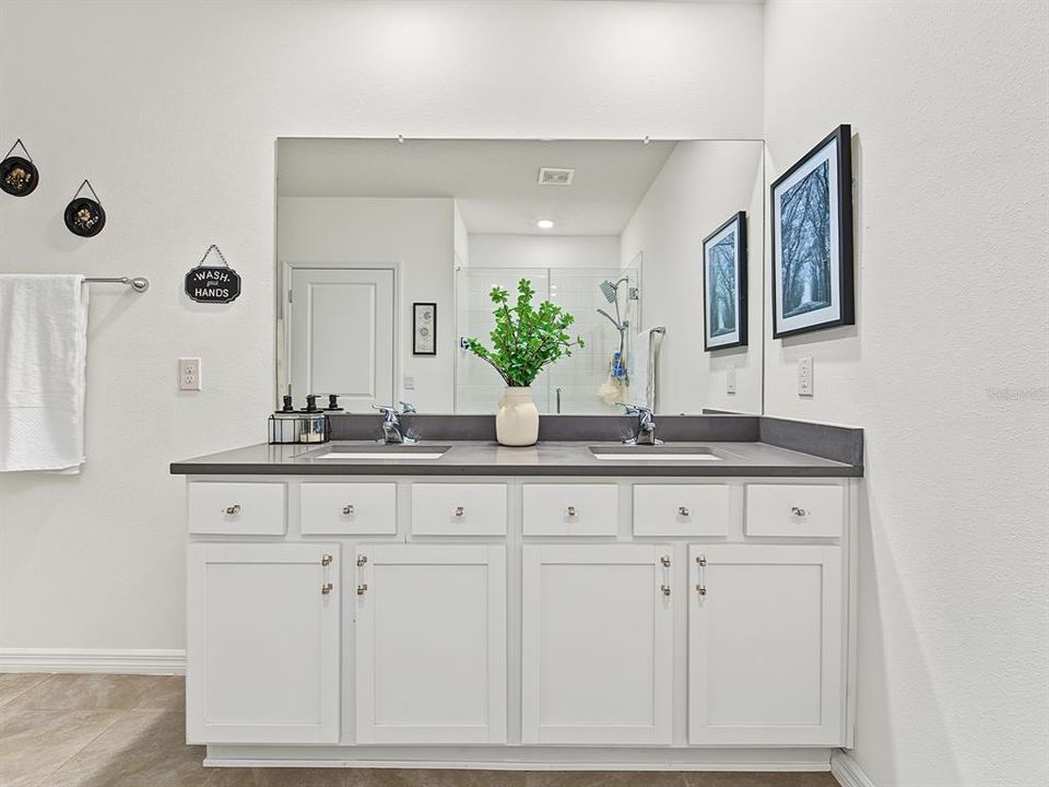 En Venta: $384,900 (3 camas, 2 baños, 1672 Pies cuadrados)