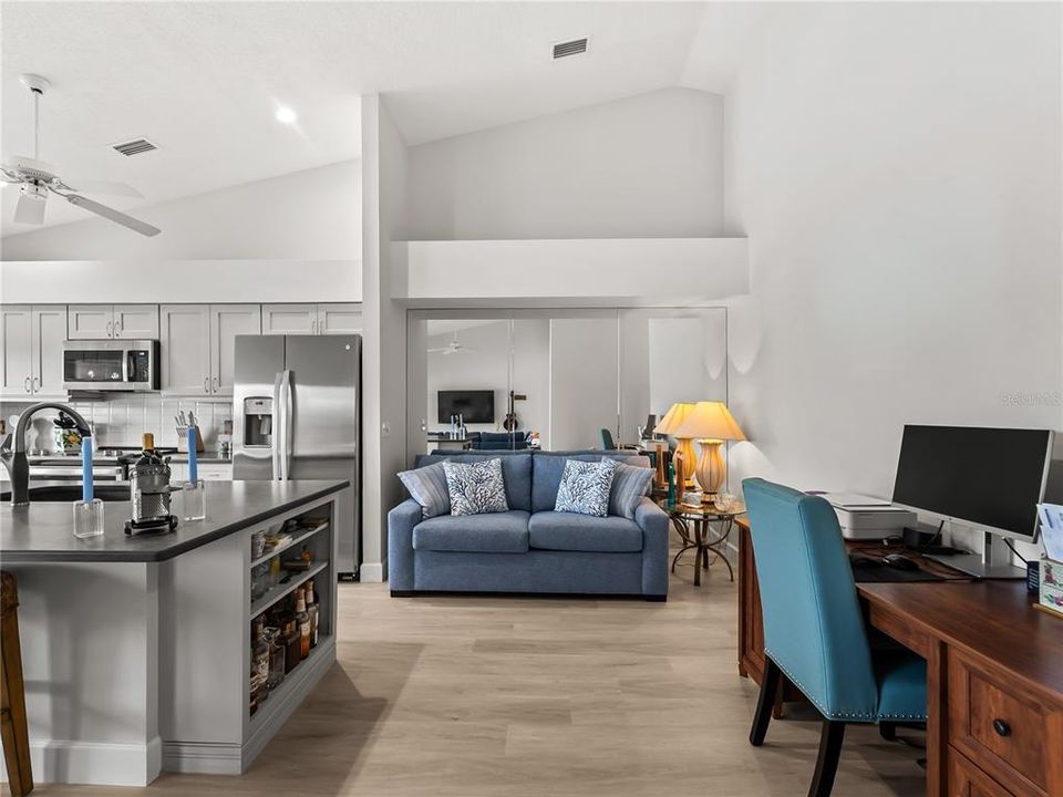 For Sale: $339,900 (2 beds, 2 baths, 1210 Square Feet)