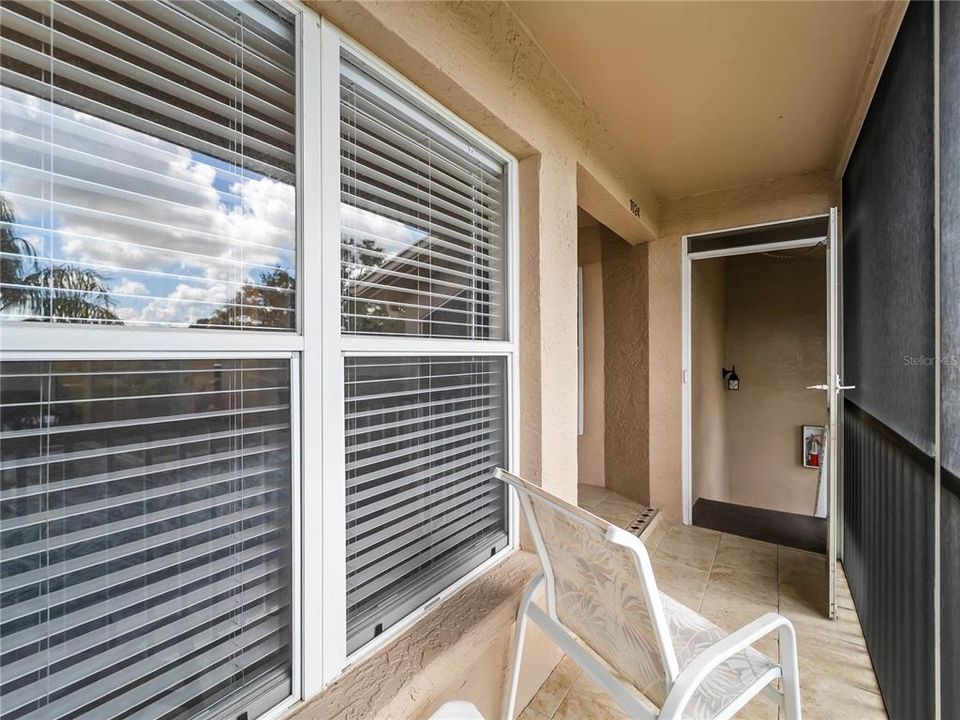 For Sale: $339,900 (2 beds, 2 baths, 1210 Square Feet)