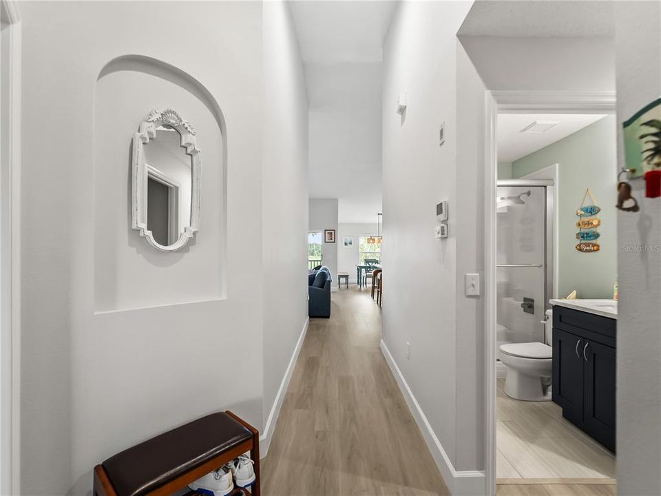 For Sale: $339,900 (2 beds, 2 baths, 1210 Square Feet)