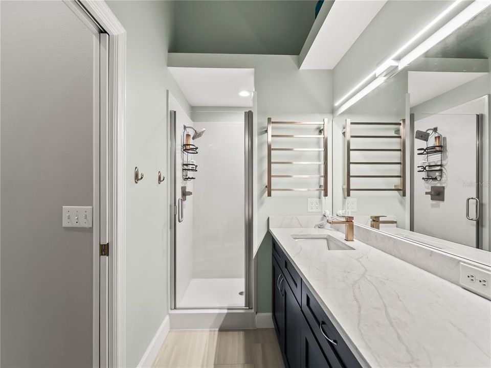 For Sale: $339,900 (2 beds, 2 baths, 1210 Square Feet)