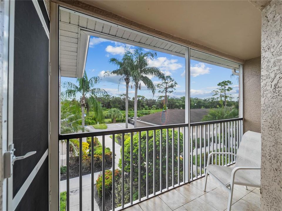 For Sale: $339,900 (2 beds, 2 baths, 1210 Square Feet)