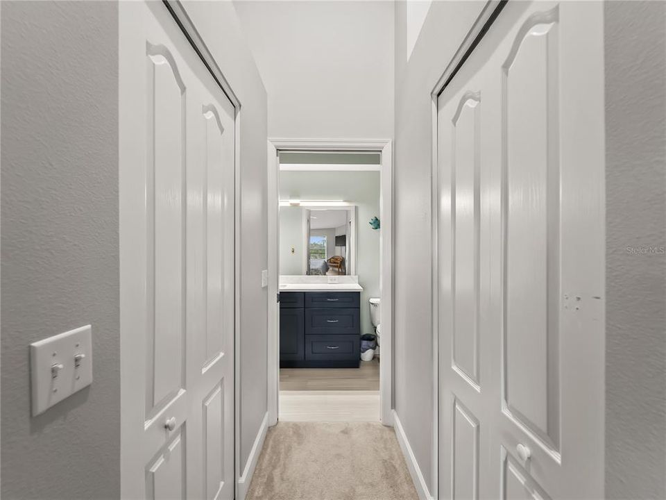 For Sale: $339,900 (2 beds, 2 baths, 1210 Square Feet)