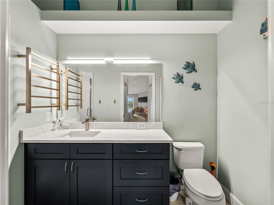 For Sale: $339,900 (2 beds, 2 baths, 1210 Square Feet)