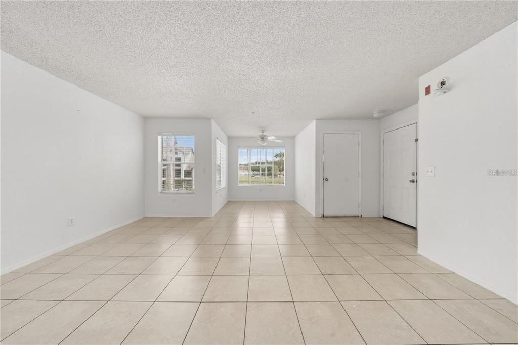 For Rent: $1,400 (2 beds, 2 baths, 1026 Square Feet)
