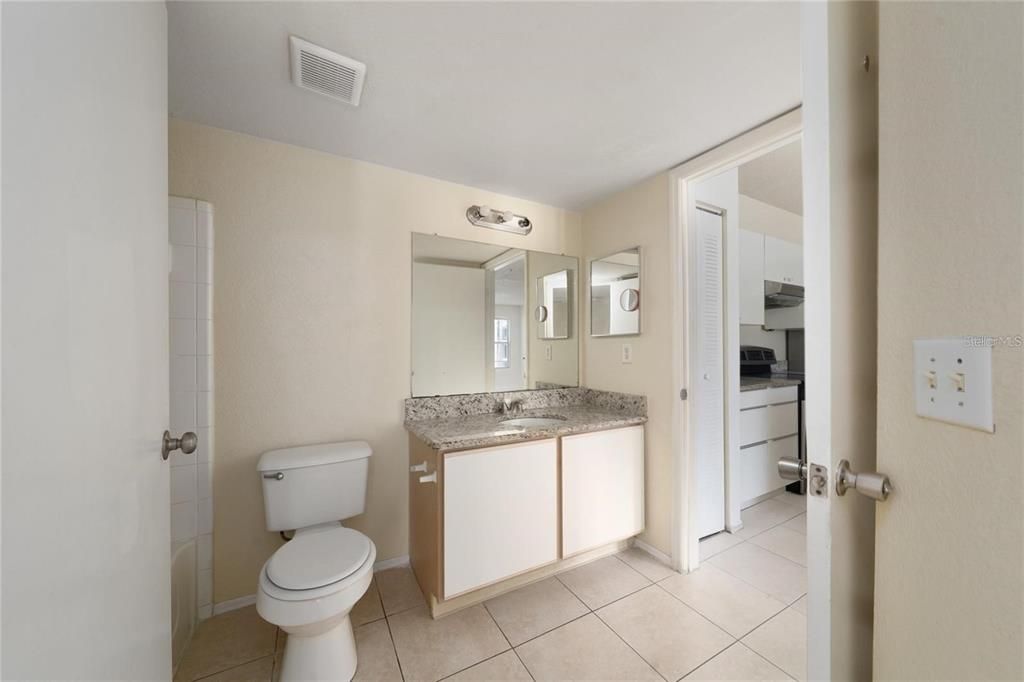 For Rent: $1,400 (2 beds, 2 baths, 1026 Square Feet)