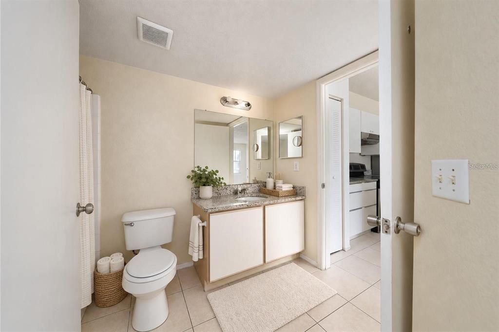 For Rent: $1,400 (2 beds, 2 baths, 1026 Square Feet)