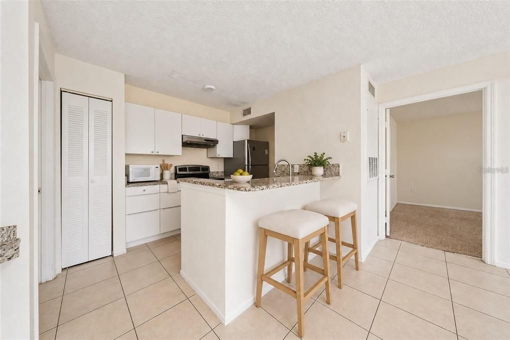 For Rent: $1,400 (2 beds, 2 baths, 1026 Square Feet)