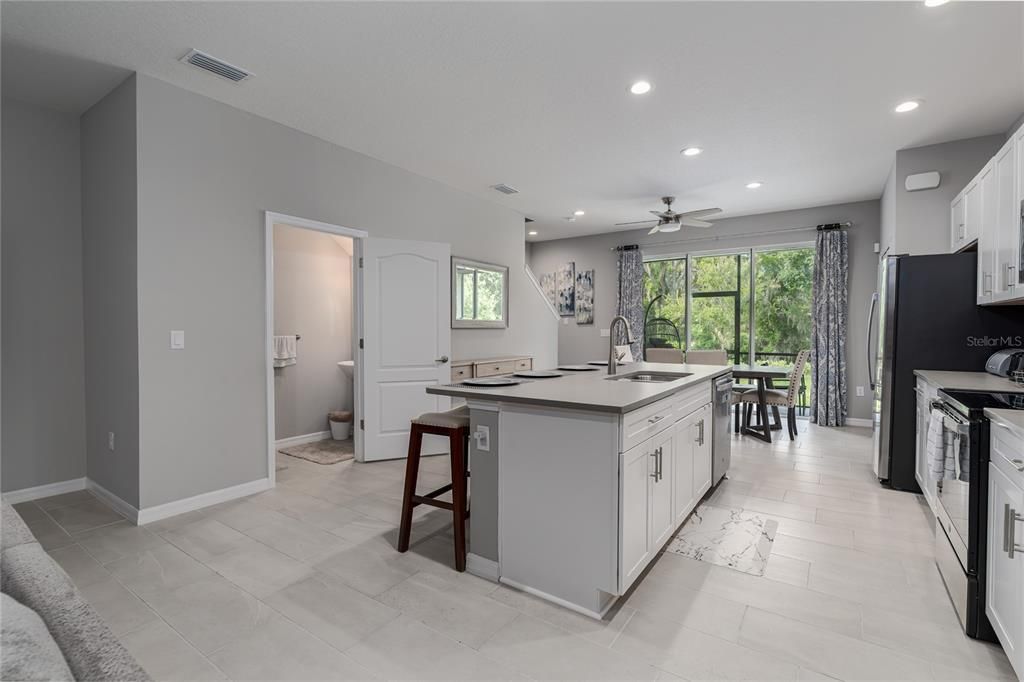 For Rent: $2,500 (3 beds, 2 baths, 1822 Square Feet)