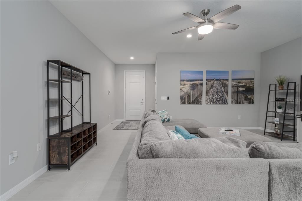 For Rent: $2,500 (3 beds, 2 baths, 1822 Square Feet)