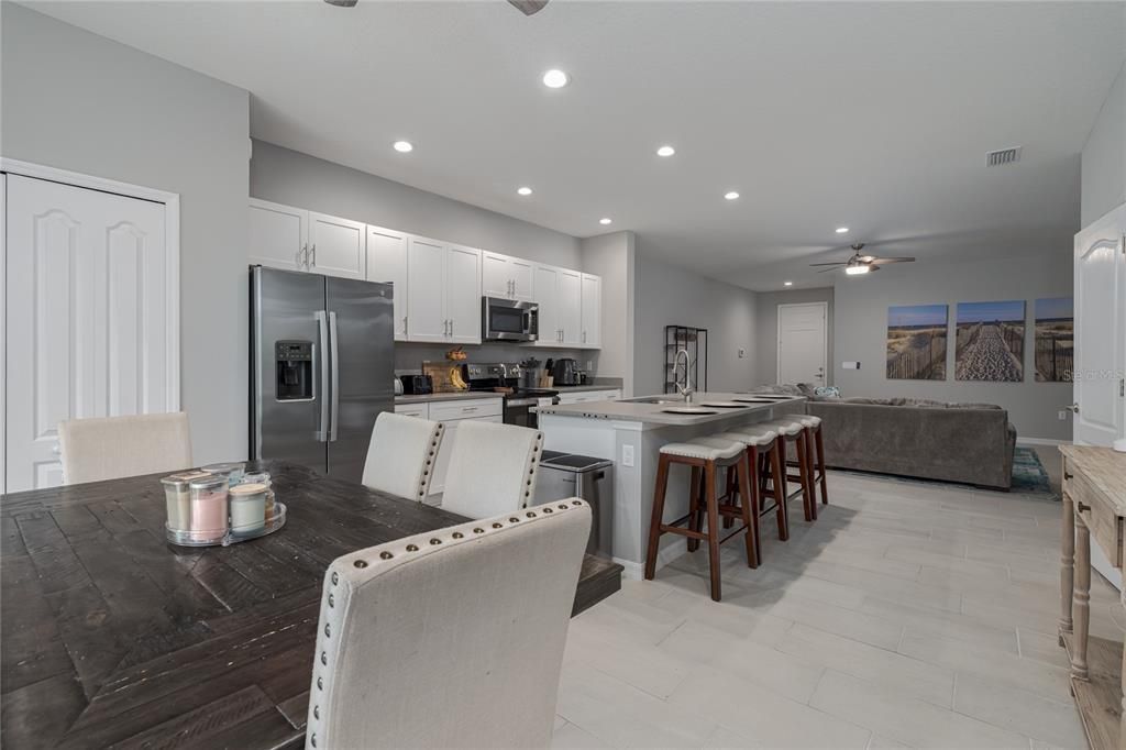 For Rent: $2,500 (3 beds, 2 baths, 1822 Square Feet)