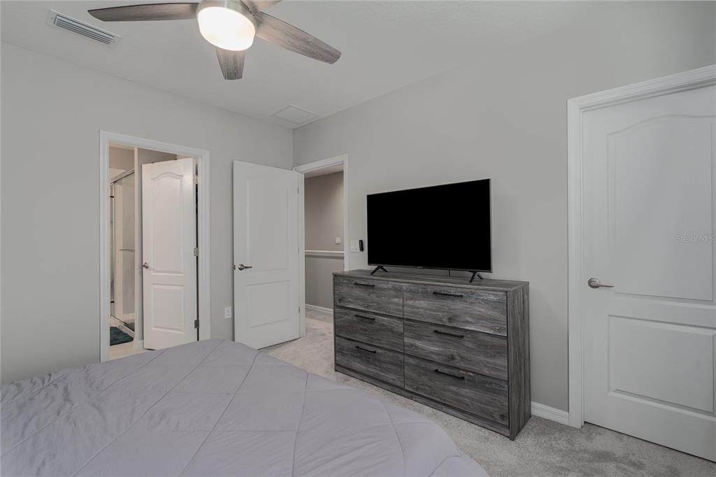 For Rent: $2,500 (3 beds, 2 baths, 1822 Square Feet)