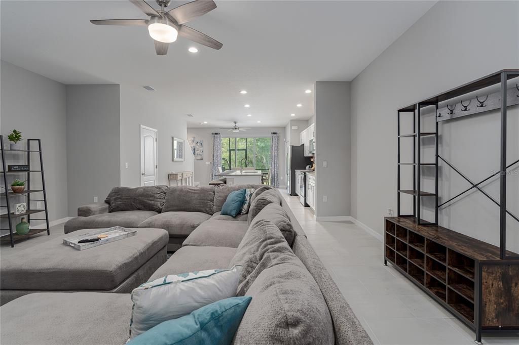 For Rent: $2,500 (3 beds, 2 baths, 1822 Square Feet)