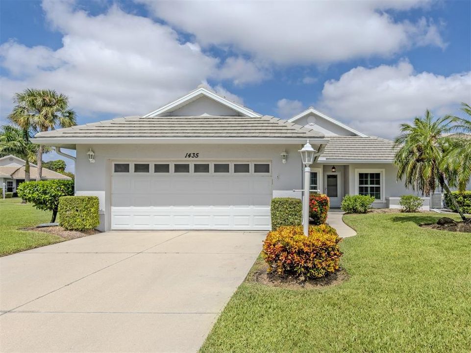 For Sale: $399,000 (2 beds, 2 baths, 1738 Square Feet)