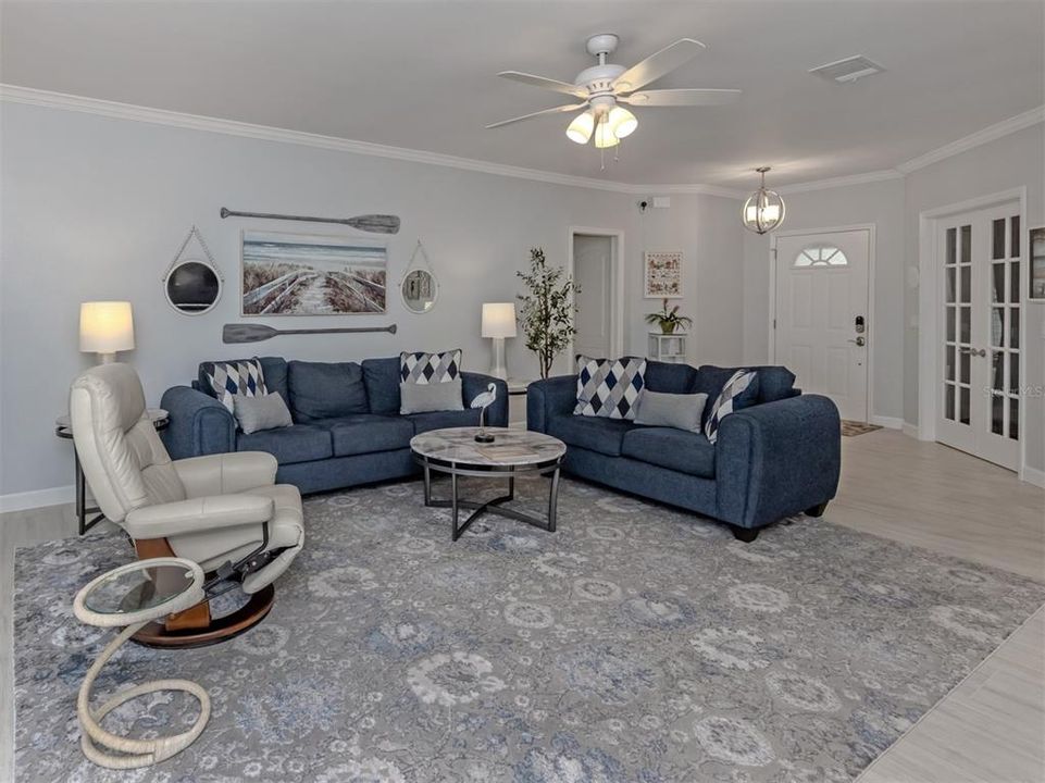 For Sale: $399,000 (2 beds, 2 baths, 1738 Square Feet)