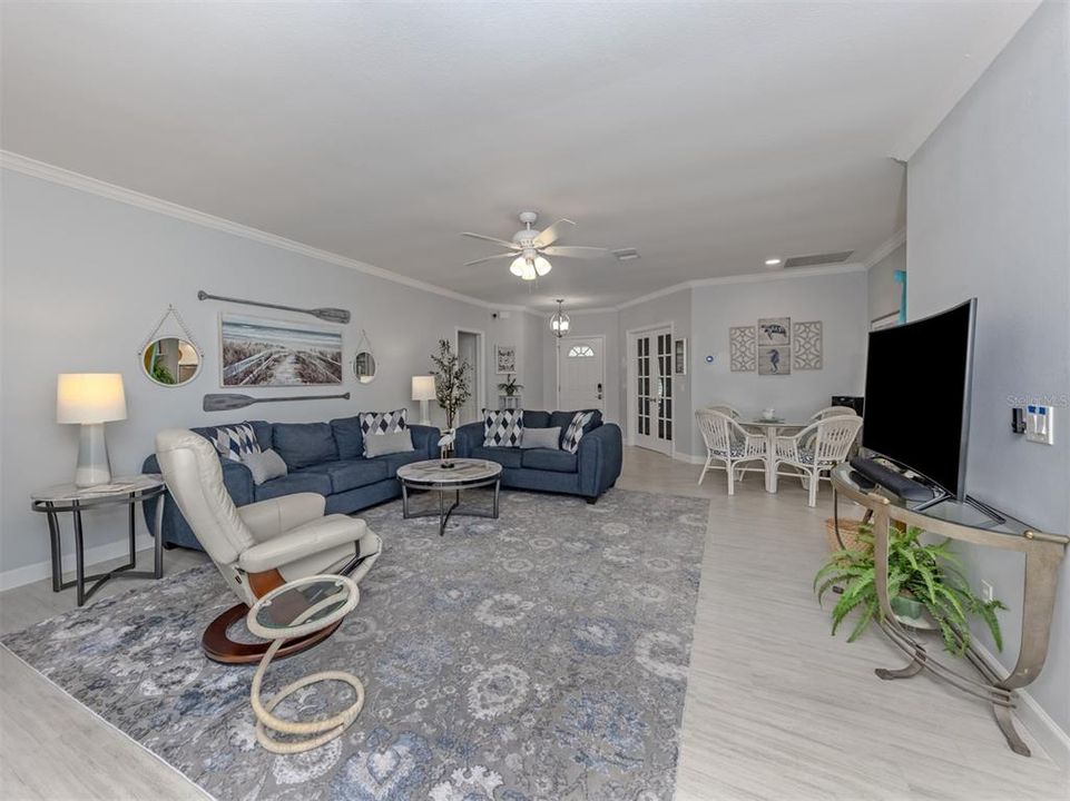 For Sale: $399,000 (2 beds, 2 baths, 1738 Square Feet)