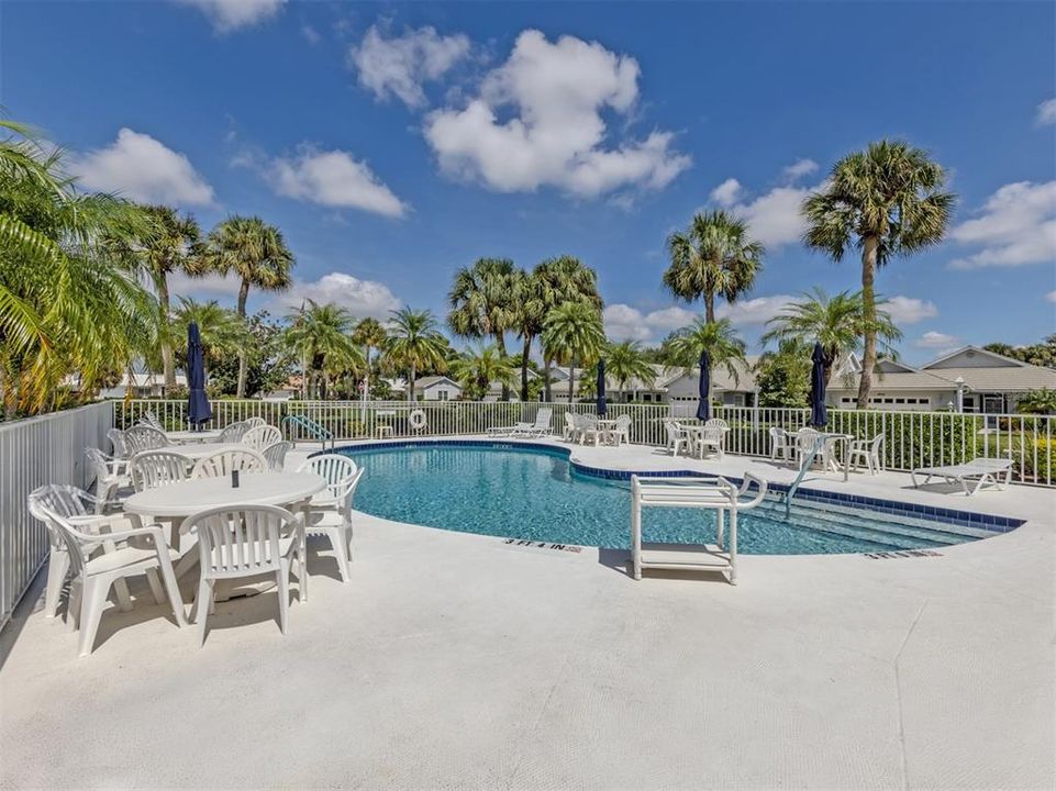 For Sale: $399,000 (2 beds, 2 baths, 1738 Square Feet)