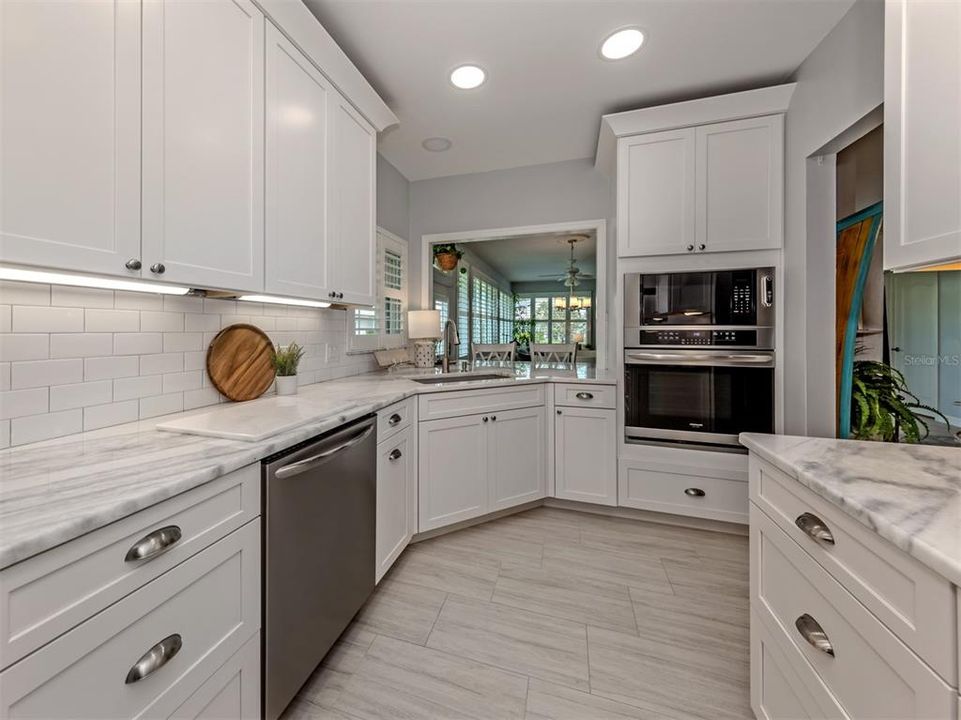 For Sale: $399,000 (2 beds, 2 baths, 1738 Square Feet)