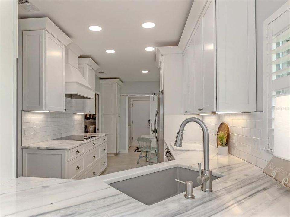 For Sale: $399,000 (2 beds, 2 baths, 1738 Square Feet)