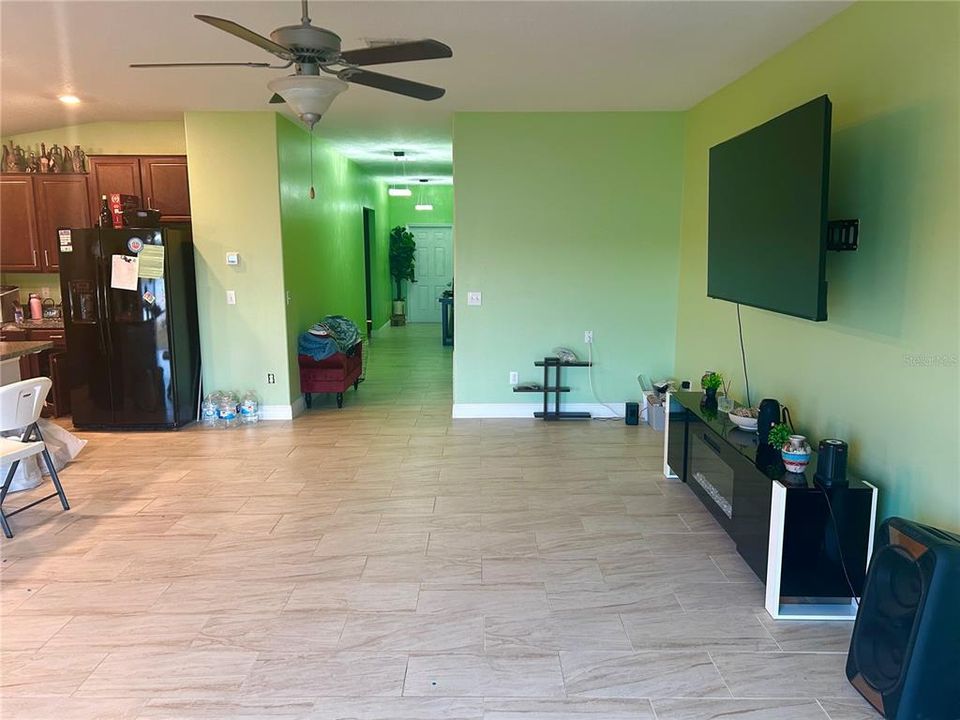For Sale: $340,000 (4 beds, 2 baths, 1971 Square Feet)