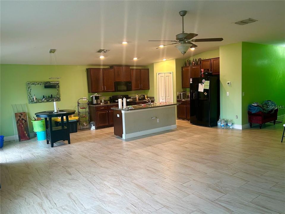 For Sale: $340,000 (4 beds, 2 baths, 1971 Square Feet)