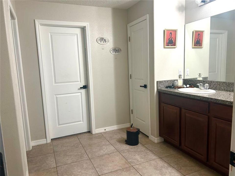 For Sale: $340,000 (4 beds, 2 baths, 1971 Square Feet)
