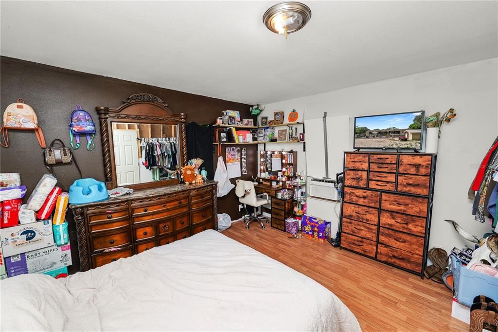 For Sale: $199,000 (4 beds, 2 baths, 2172 Square Feet)