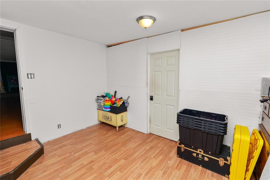 For Sale: $199,000 (4 beds, 2 baths, 2172 Square Feet)