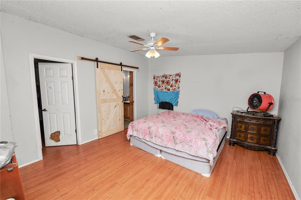 For Sale: $199,000 (4 beds, 2 baths, 2172 Square Feet)