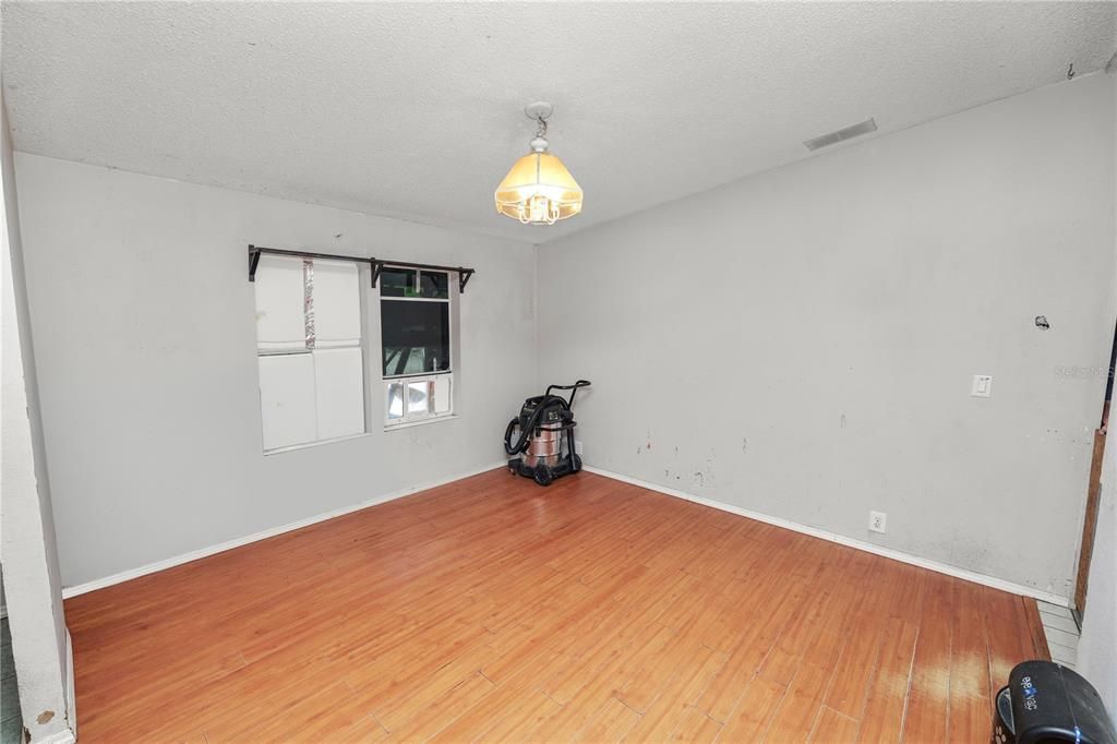 For Sale: $199,000 (4 beds, 2 baths, 2172 Square Feet)