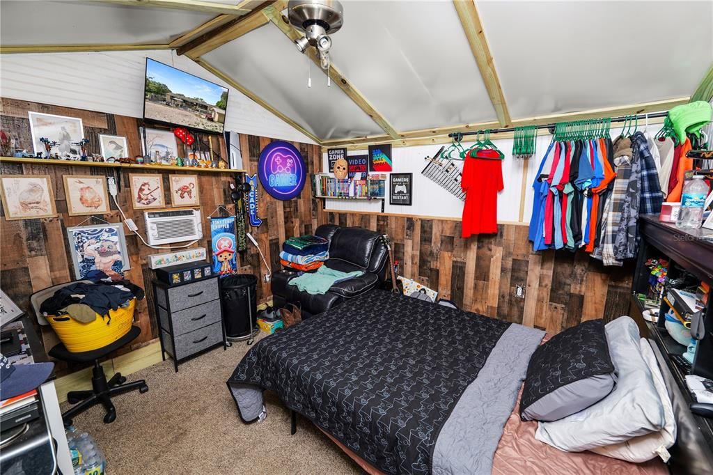 For Sale: $199,000 (4 beds, 2 baths, 2172 Square Feet)