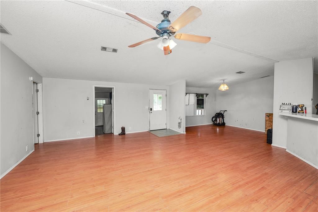 For Sale: $199,000 (4 beds, 2 baths, 2172 Square Feet)