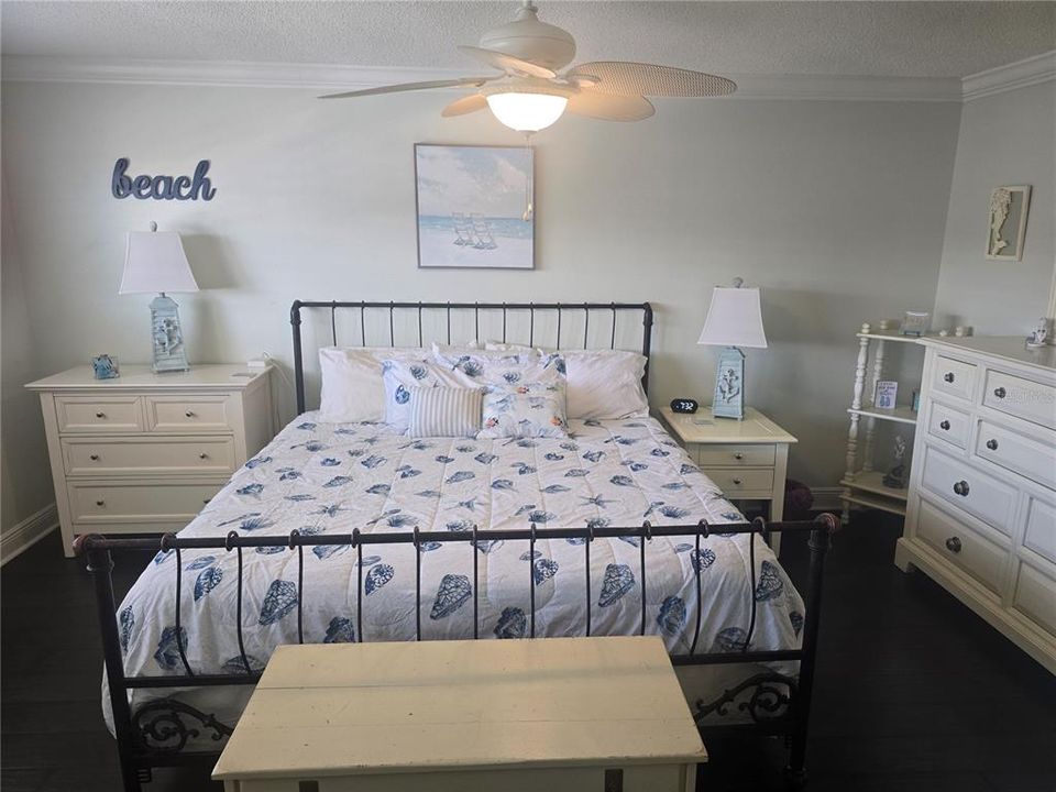 For Sale: $235,000 (2 beds, 2 baths, 1087 Square Feet)