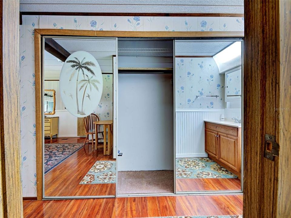 На продажу: $95,000 (2 спален, 2 ванн, 960 Квадратных фут)
