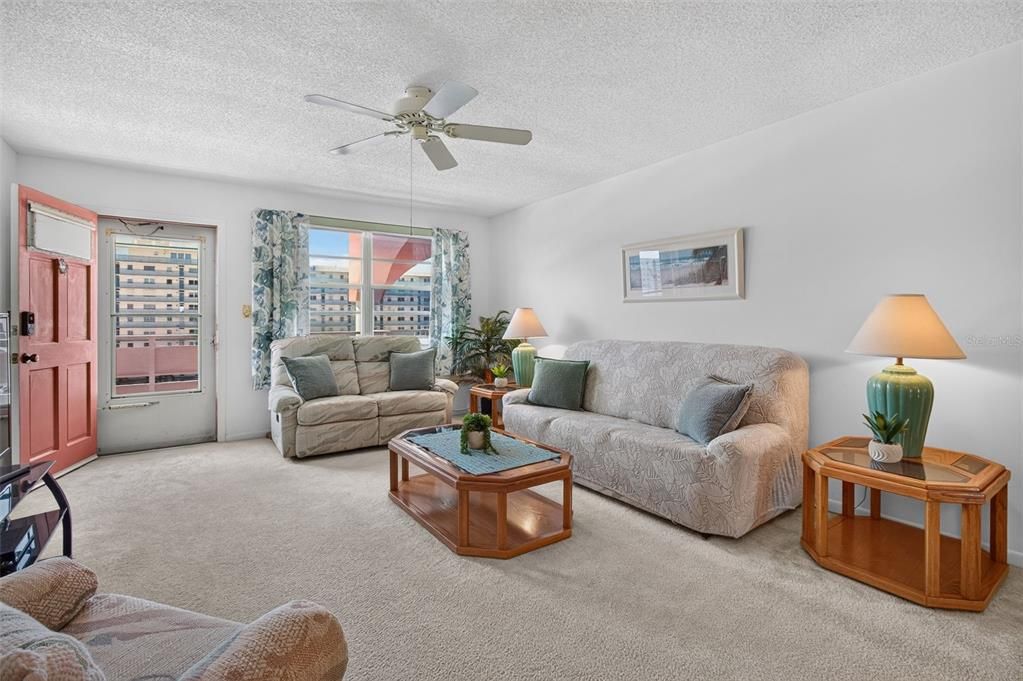 For Rent: $2,100 (2 beds, 2 baths, 1120 Square Feet)