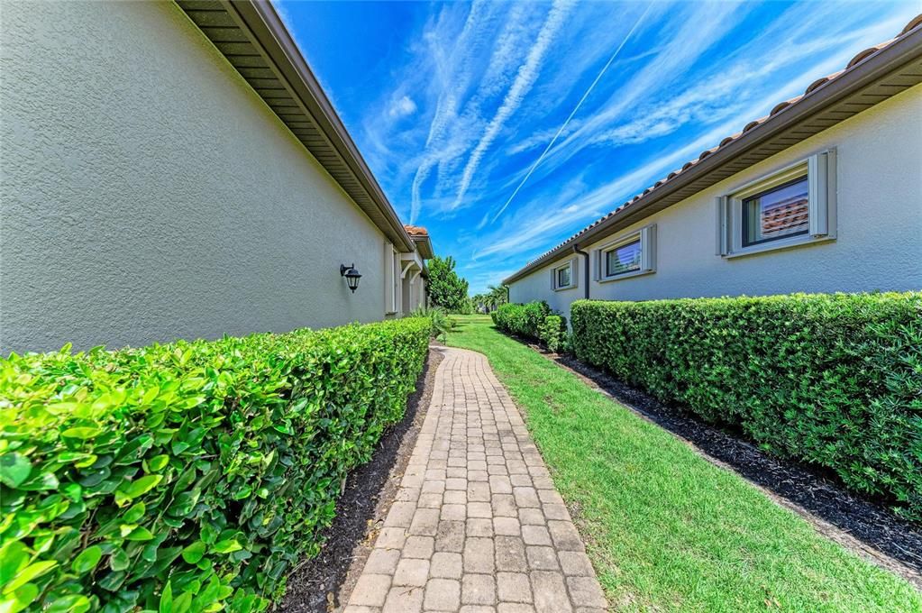 For Sale: $499,000 (2 beds, 2 baths, 1684 Square Feet)