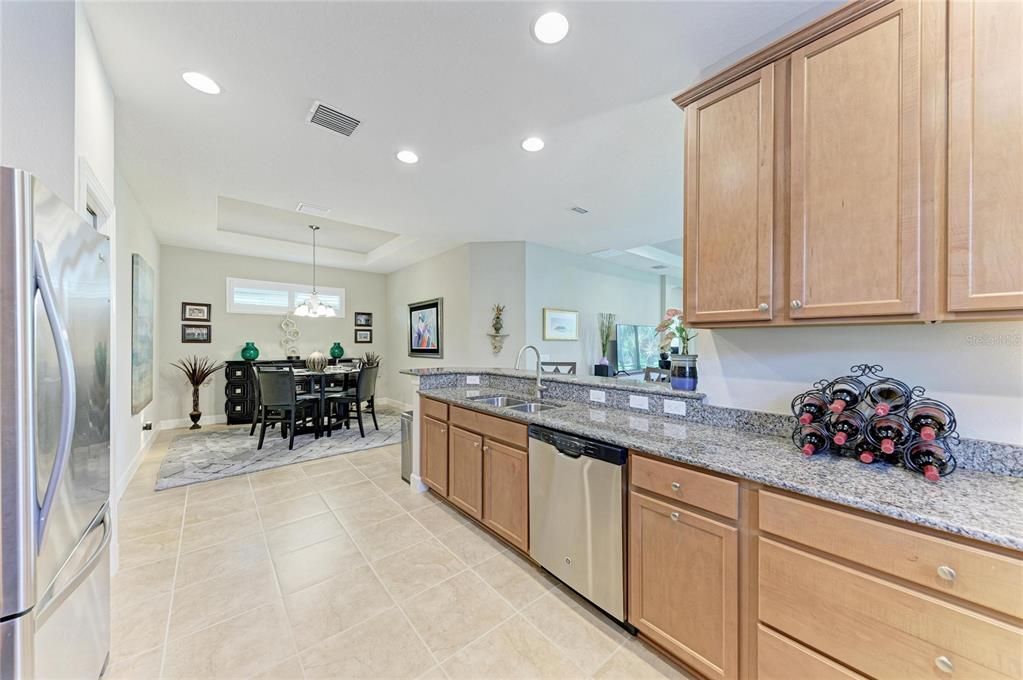 For Sale: $499,000 (2 beds, 2 baths, 1684 Square Feet)
